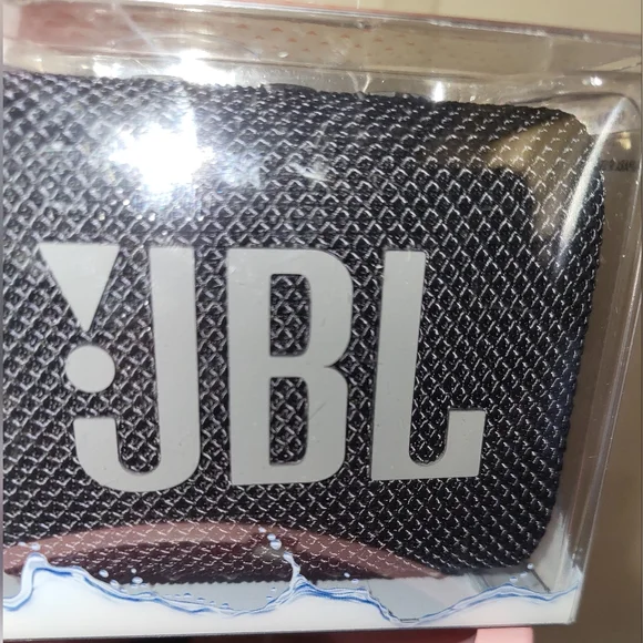 JBL HARMAN PORTABLE BLUETOOTH SPEAKER - Picture 6 of 8